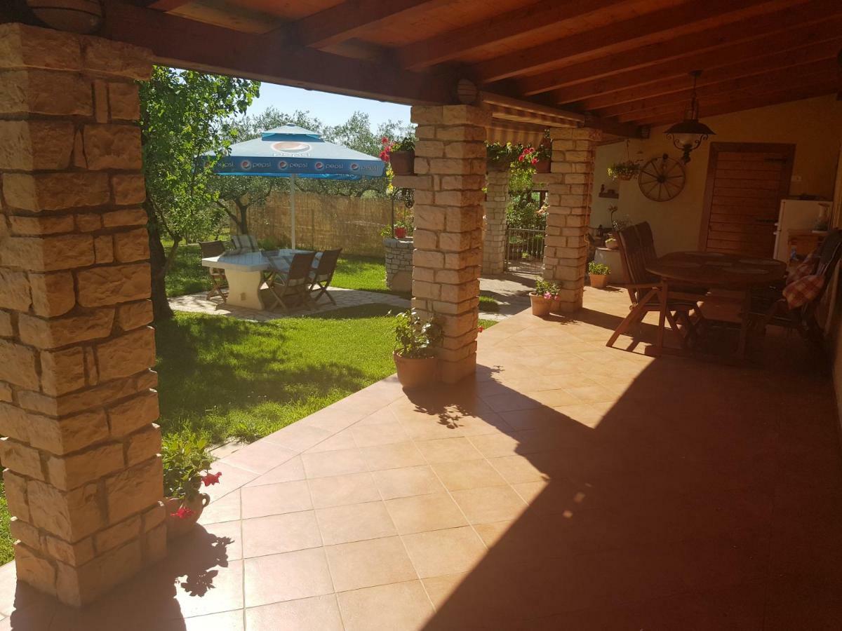 Casa Istria Villa Buje Exterior photo